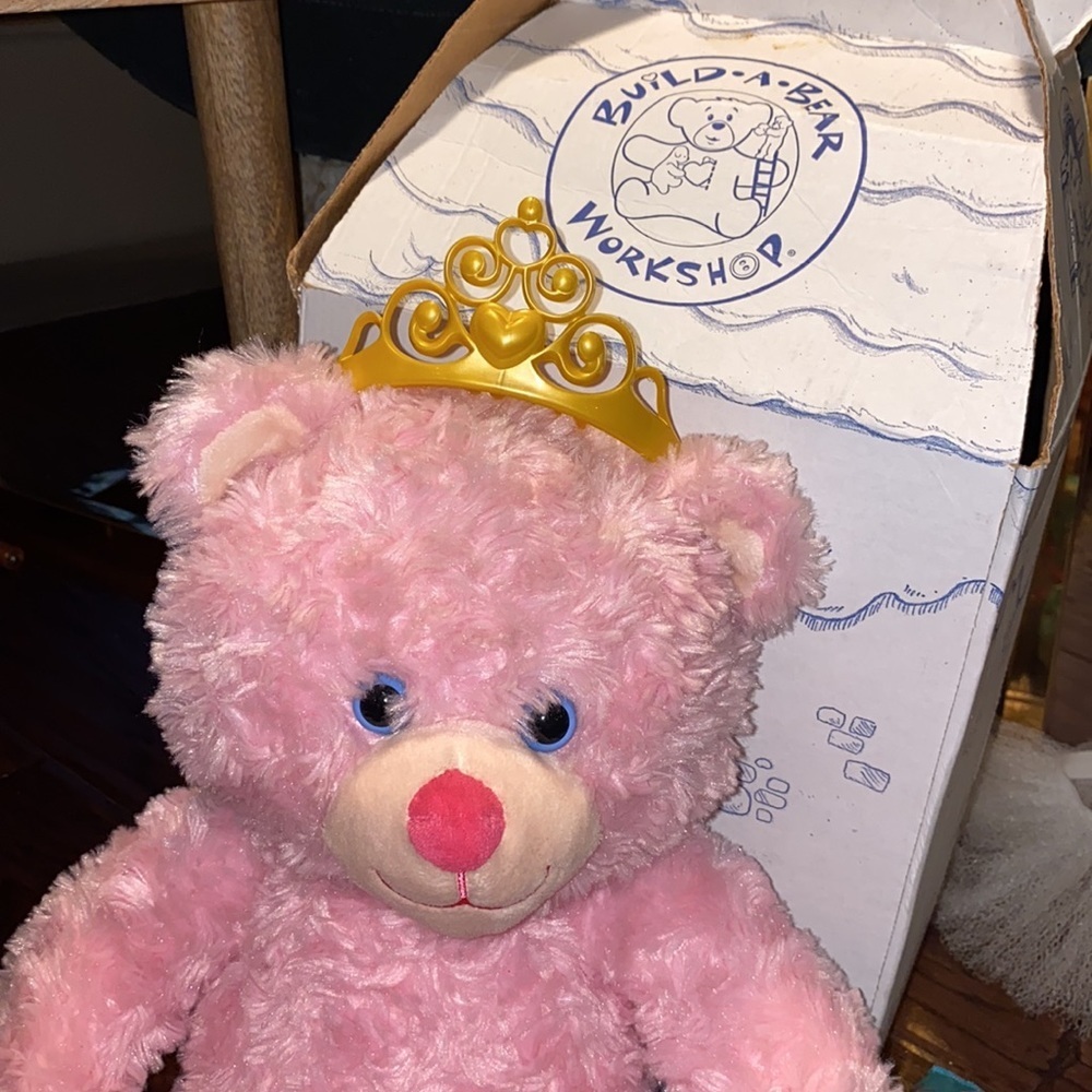 Build-A-Bear bear hair accessories 1 black bow. 1 pink bow. 1 golden tiara crown - Picture 3 of 9